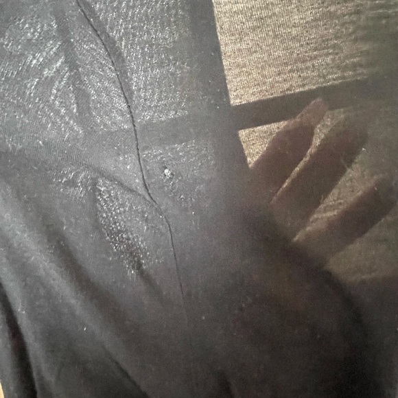 Wilfred - free Black T - Picture 2 of 4